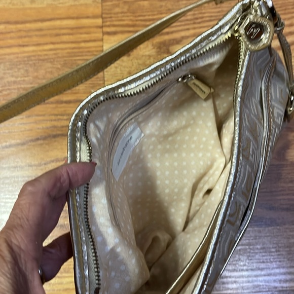 Liz Claiborne Cream & Gold Ladies Bag. Pre-owned. Very clean. Hardly used. - Picture 7 of 7